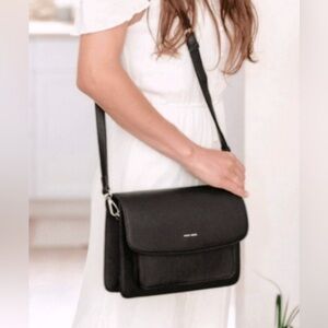 PIXIE MOOD ZOE VEGAN CROSSBODY NWOT Purse Silver Detail